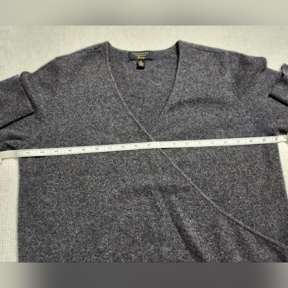 Charter Club Luxury Cashmere Sweater Women's Gray V Neck Crossover Size M - Picture 7 of 10